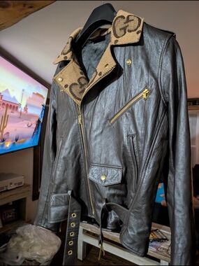 Exclusive Game Gucci Brown Leather Biker Jacket with GG Knit Collar Womens M